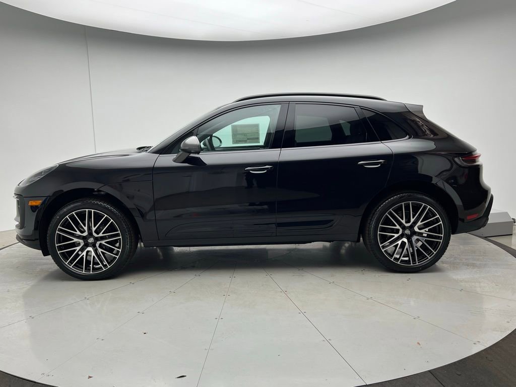 New 2026 Porsche Macan image 2