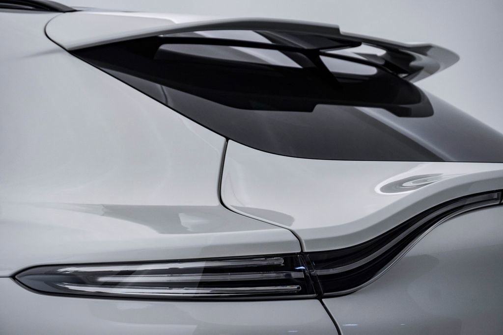 Used 2025 Aston Martin DBX 707 image 13