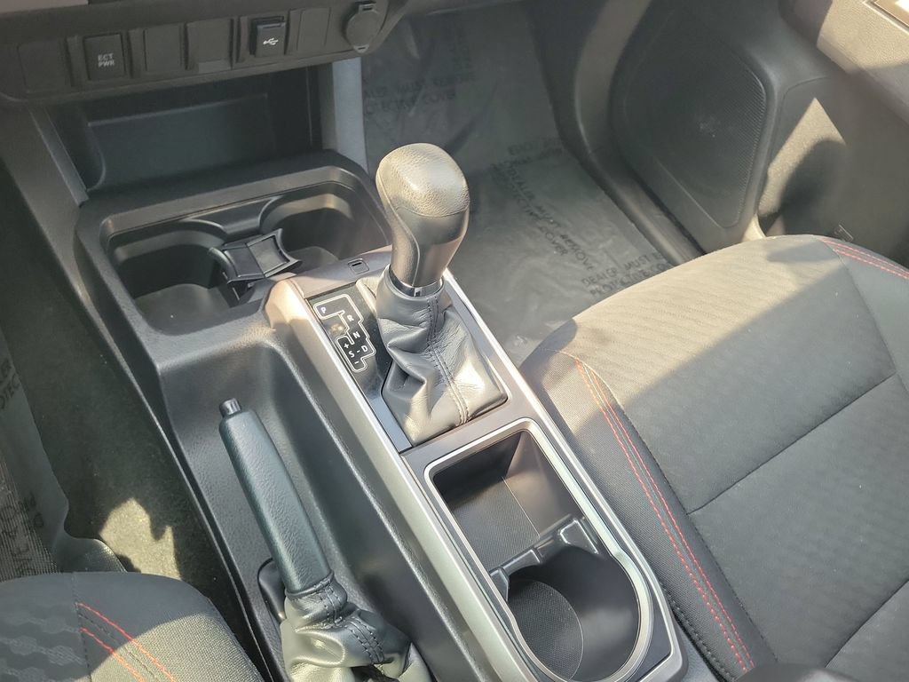 Used 2023 Toyota Tacoma SR5 w/ SR5 Appearance Package RWD image 18
