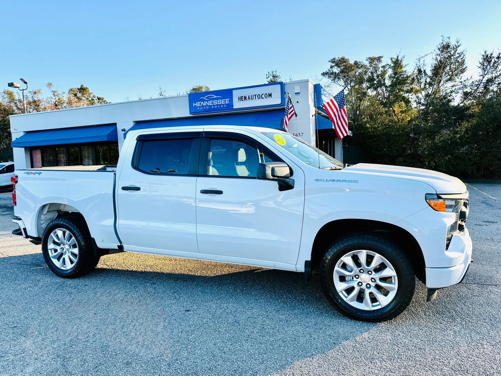 Used 2022 Chevrolet Silverado 1500 Custom image 16