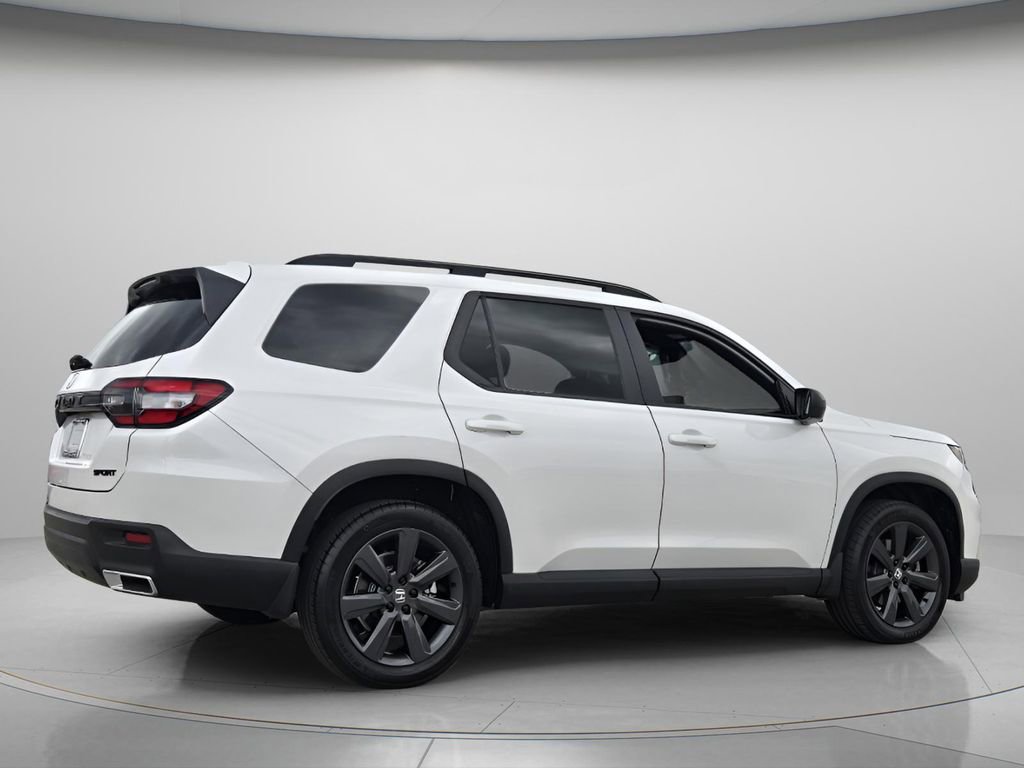 Certified 2025 Honda Pilot Sport image 7