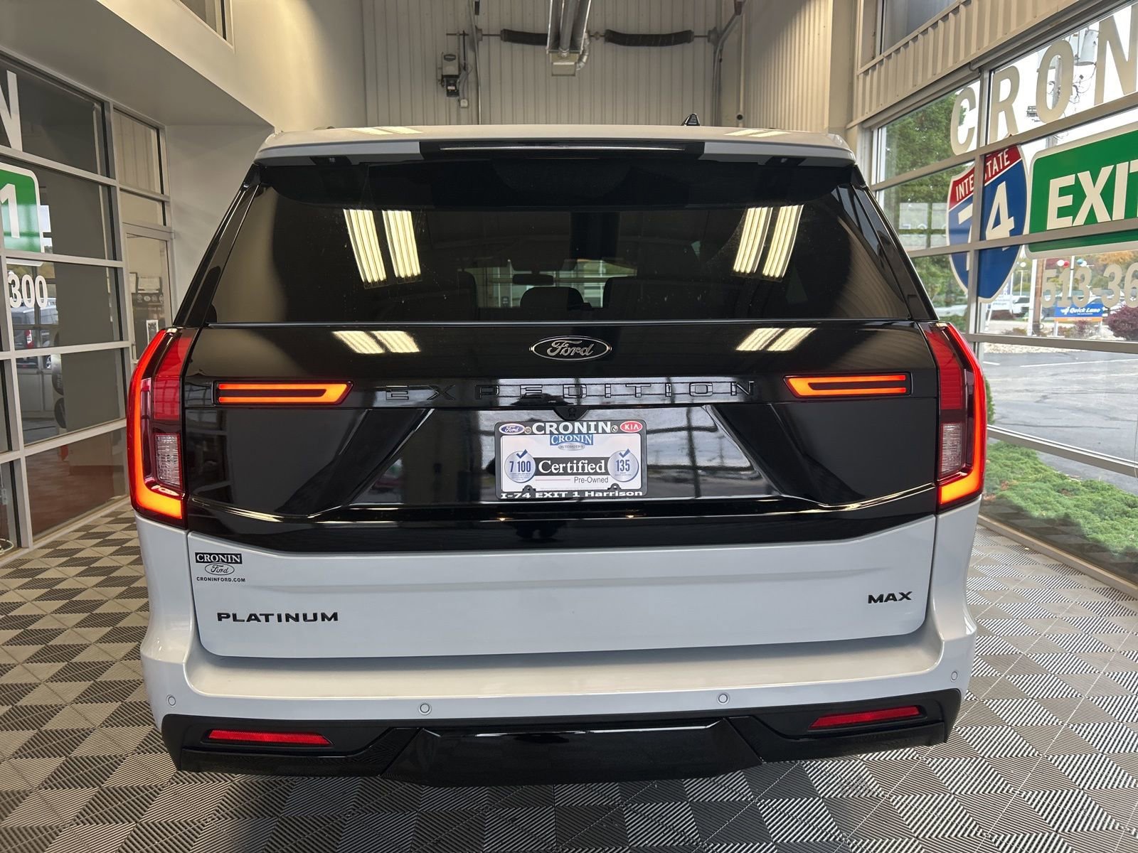 Used 2025 Ford Expedition Max Platinum w/ Stealth Appearance Package image 5