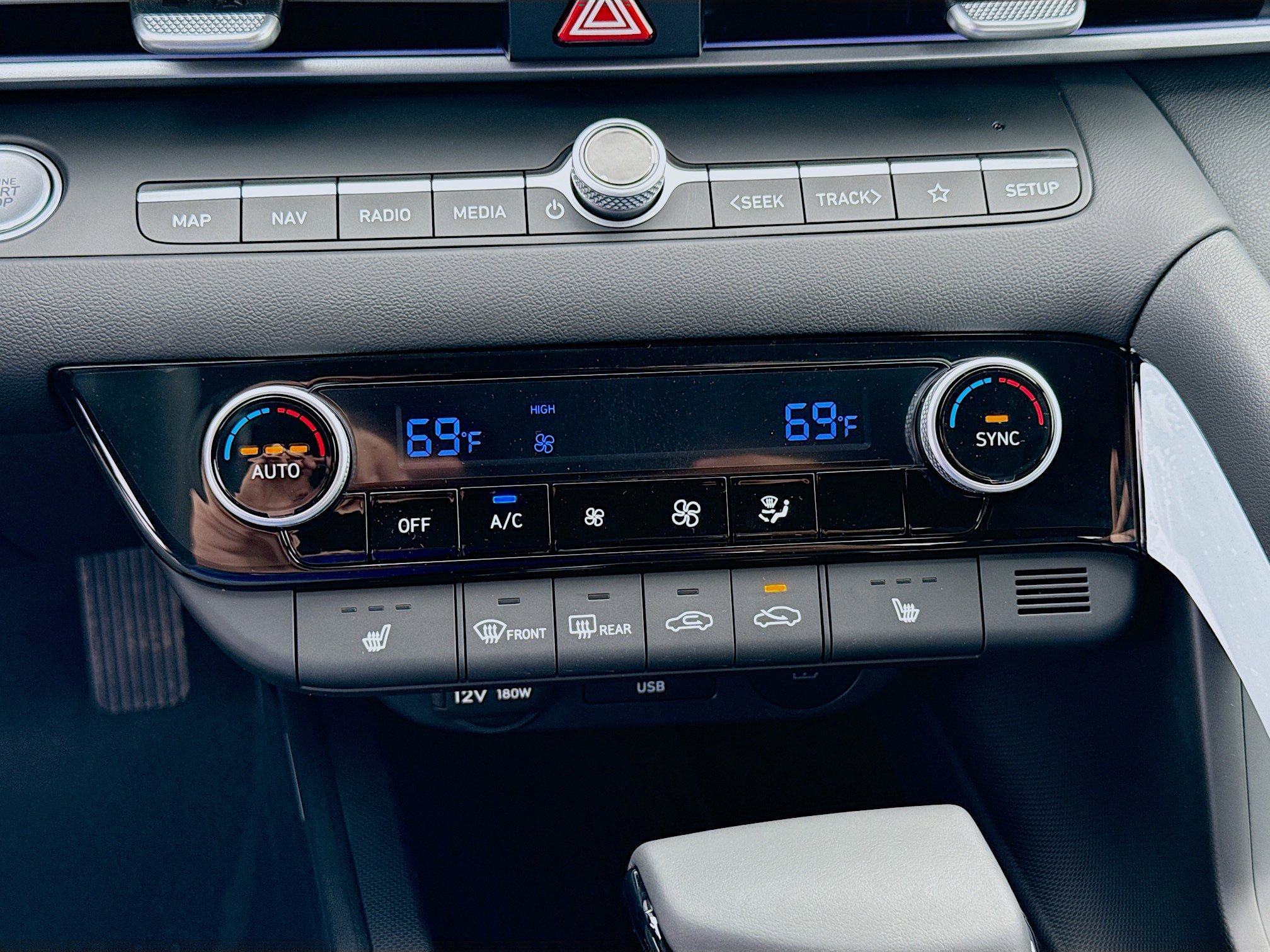 New 2026 Hyundai Elantra Limited w/ Cargo Package image 13