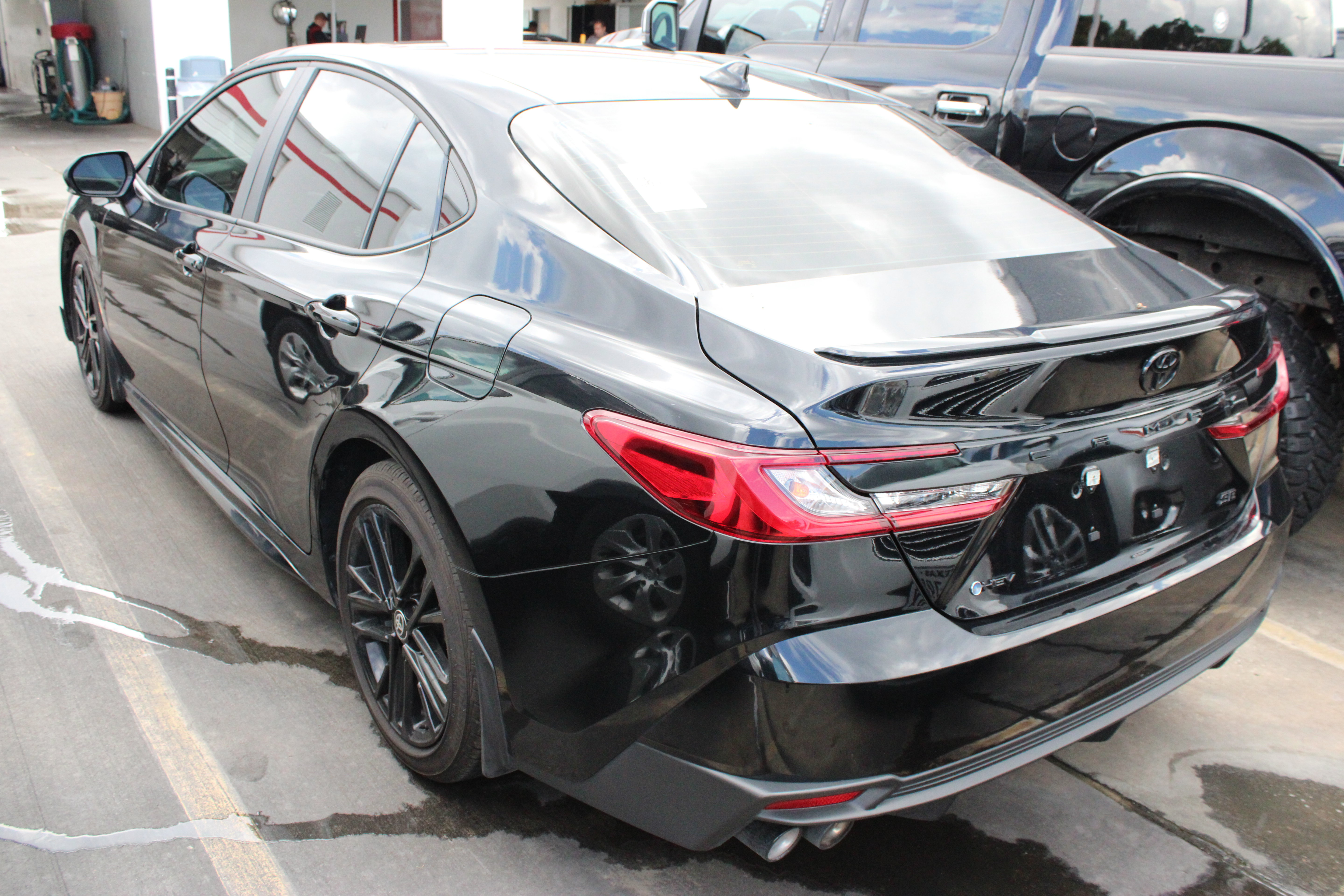 Used 2026 Toyota Camry SE FWD image 8