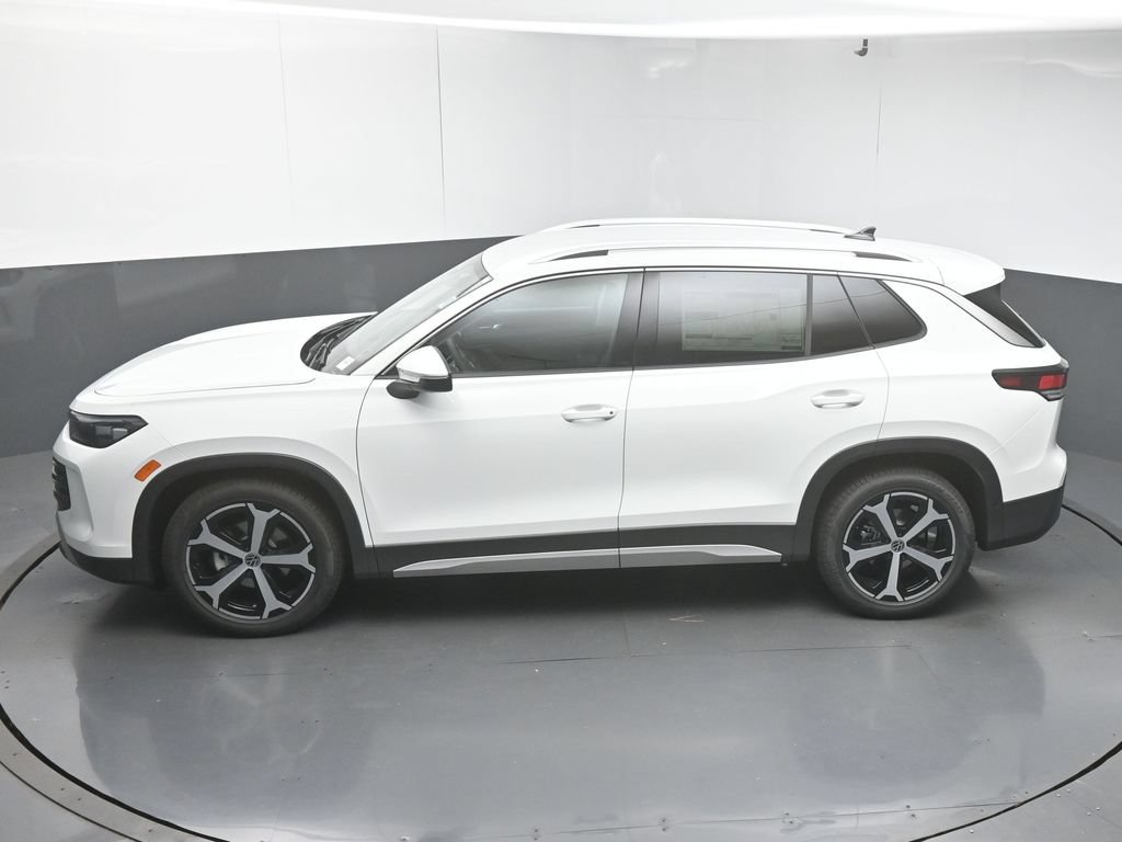 New 2026 Volkswagen Tiguan SE FWD image 43