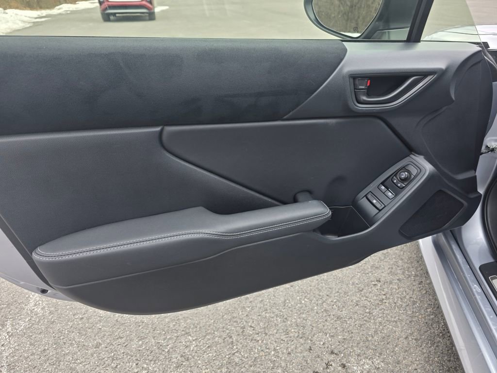 Used 2025 Toyota GR86 Premium w/ Performance Package image 9