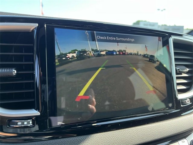 New 2025 Chrysler Voyager LX image 20