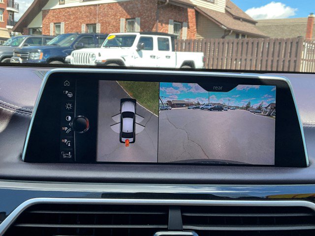 Used 2017 BMW 750i image 20