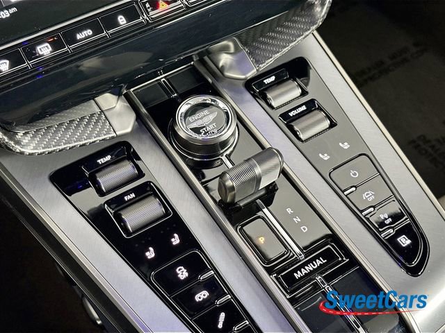 Used 2025 Aston Martin Vanquish RWD image 25