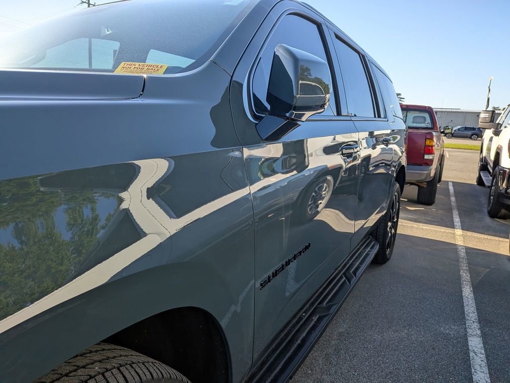 Used 2025 Chevrolet Suburban RST w/ Comfort Package AWD/4WD image 4