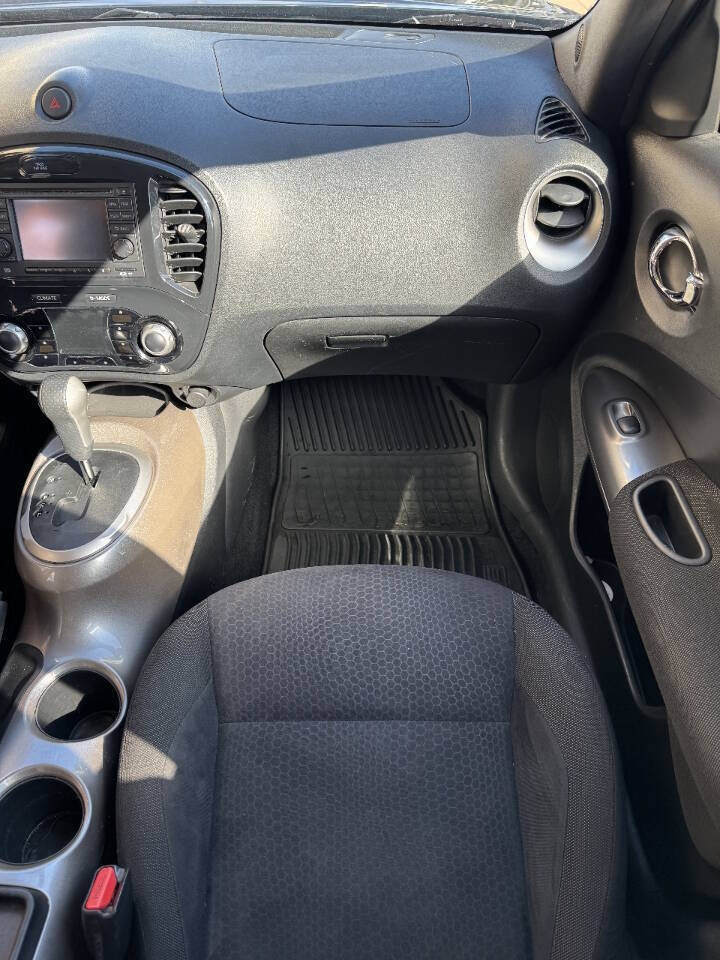 Used 2011 Nissan Juke SV FWD image 14