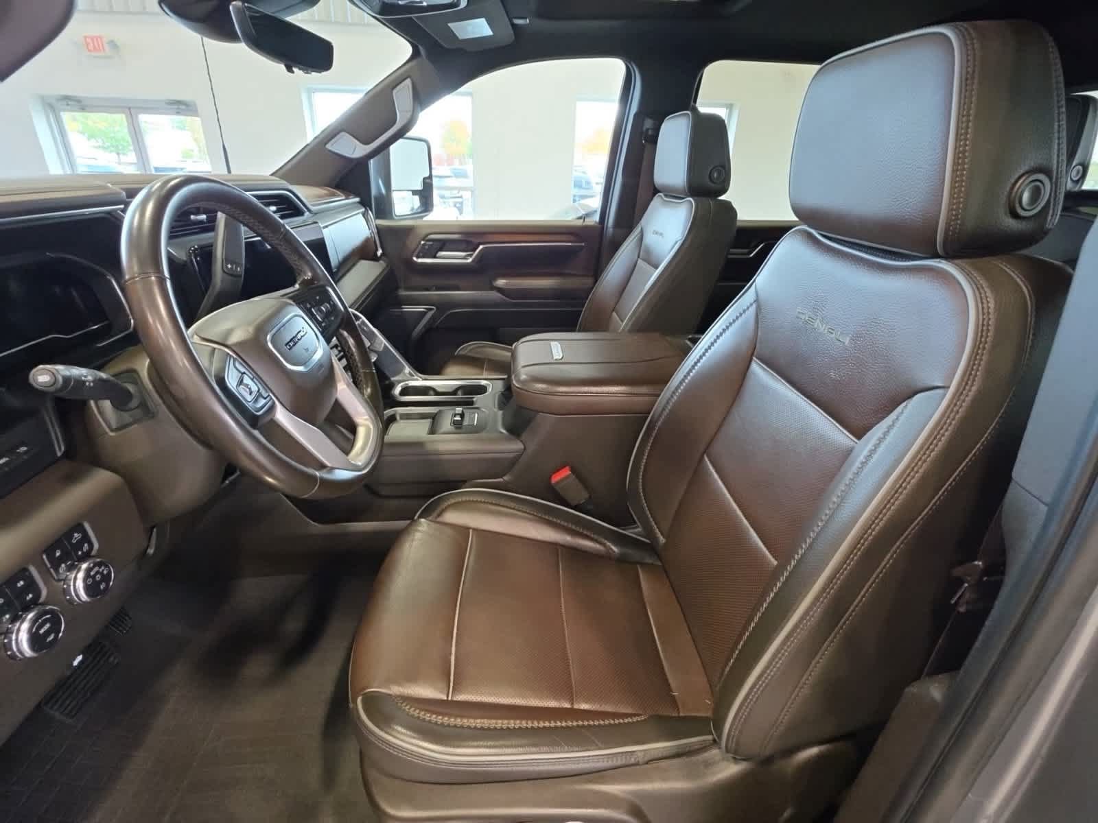 Used 2024 GMC Sierra 2500 Denali w/ Denali Reserve Package AWD/4WD image 21