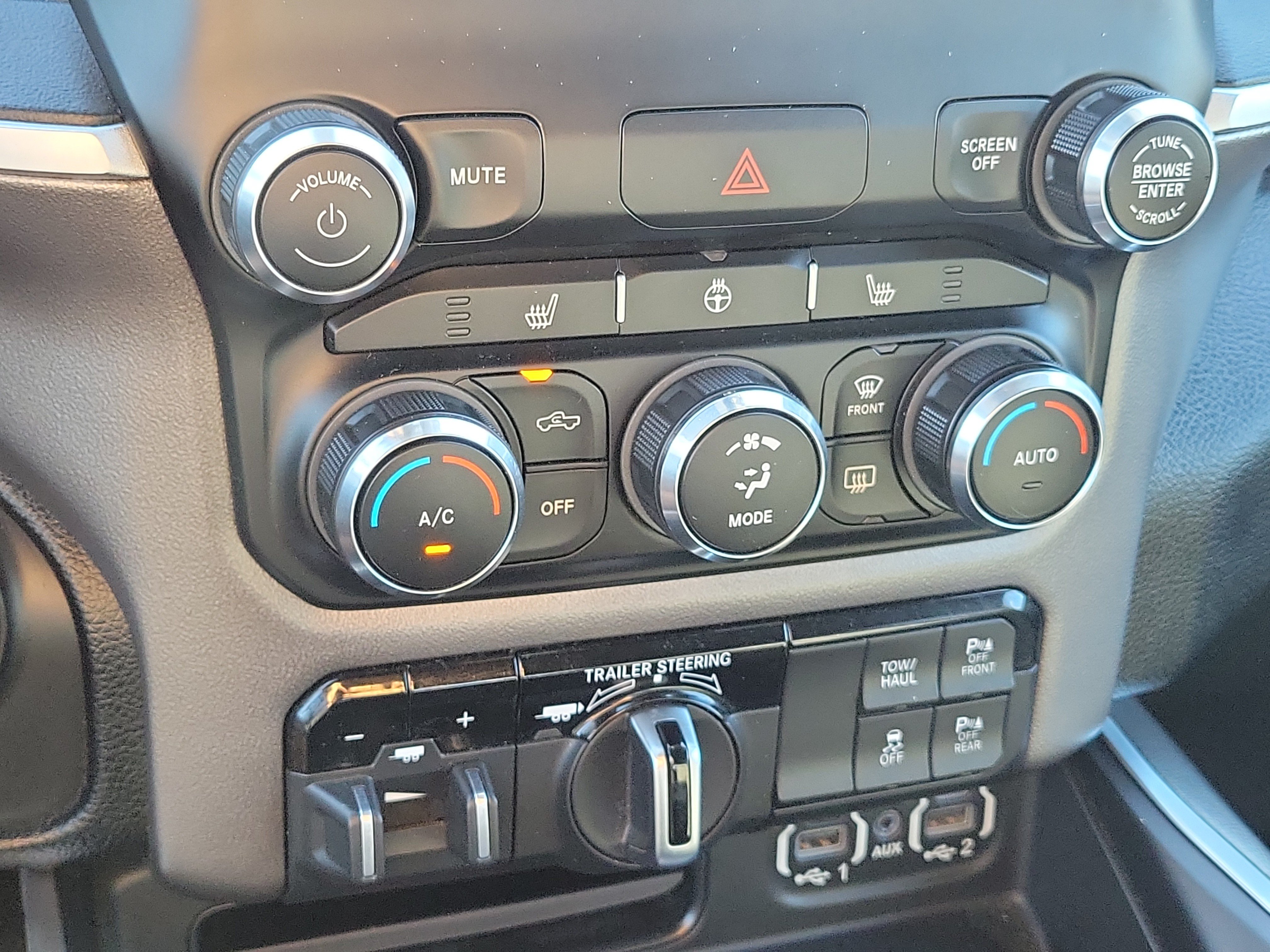 Used 2021 RAM 1500 2WD Crew Cab image 24