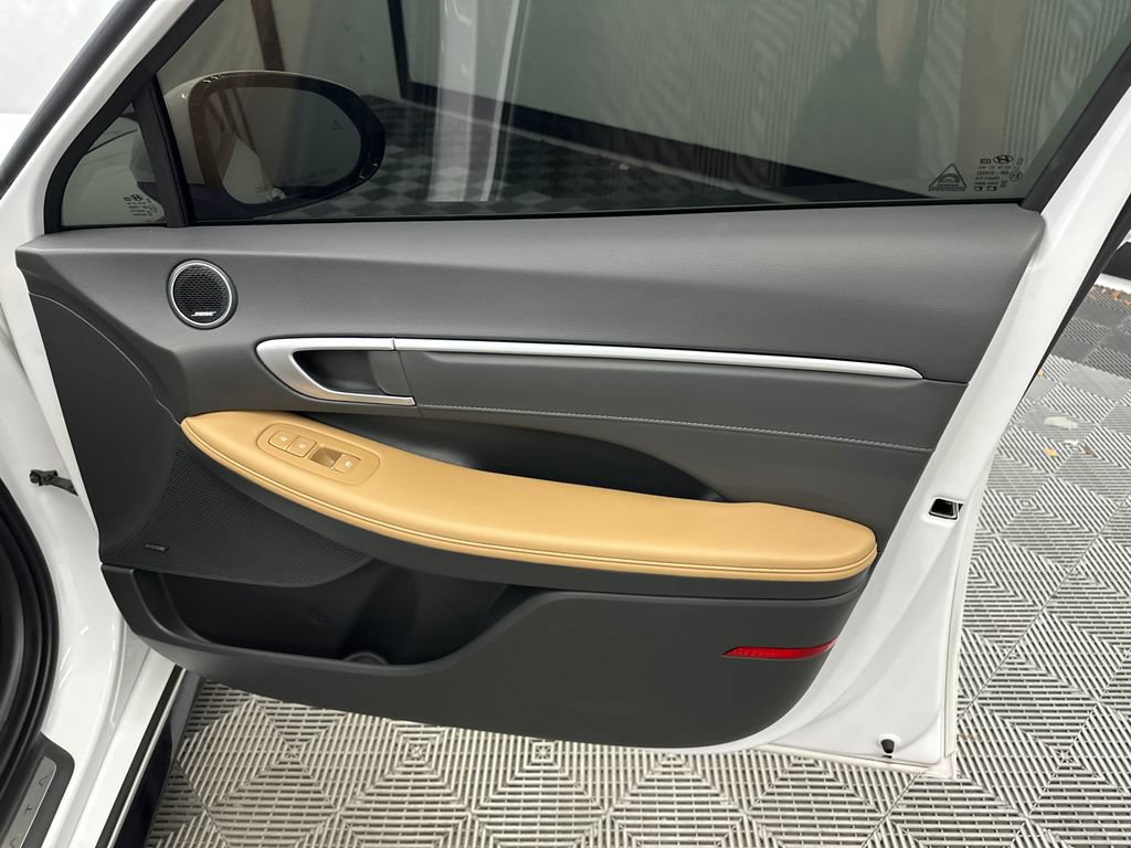 Used 2025 Hyundai Sonata Limited FWD image 16