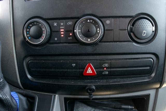 Used 2010 Mercedes-Benz Sprinter 2500 image 21
