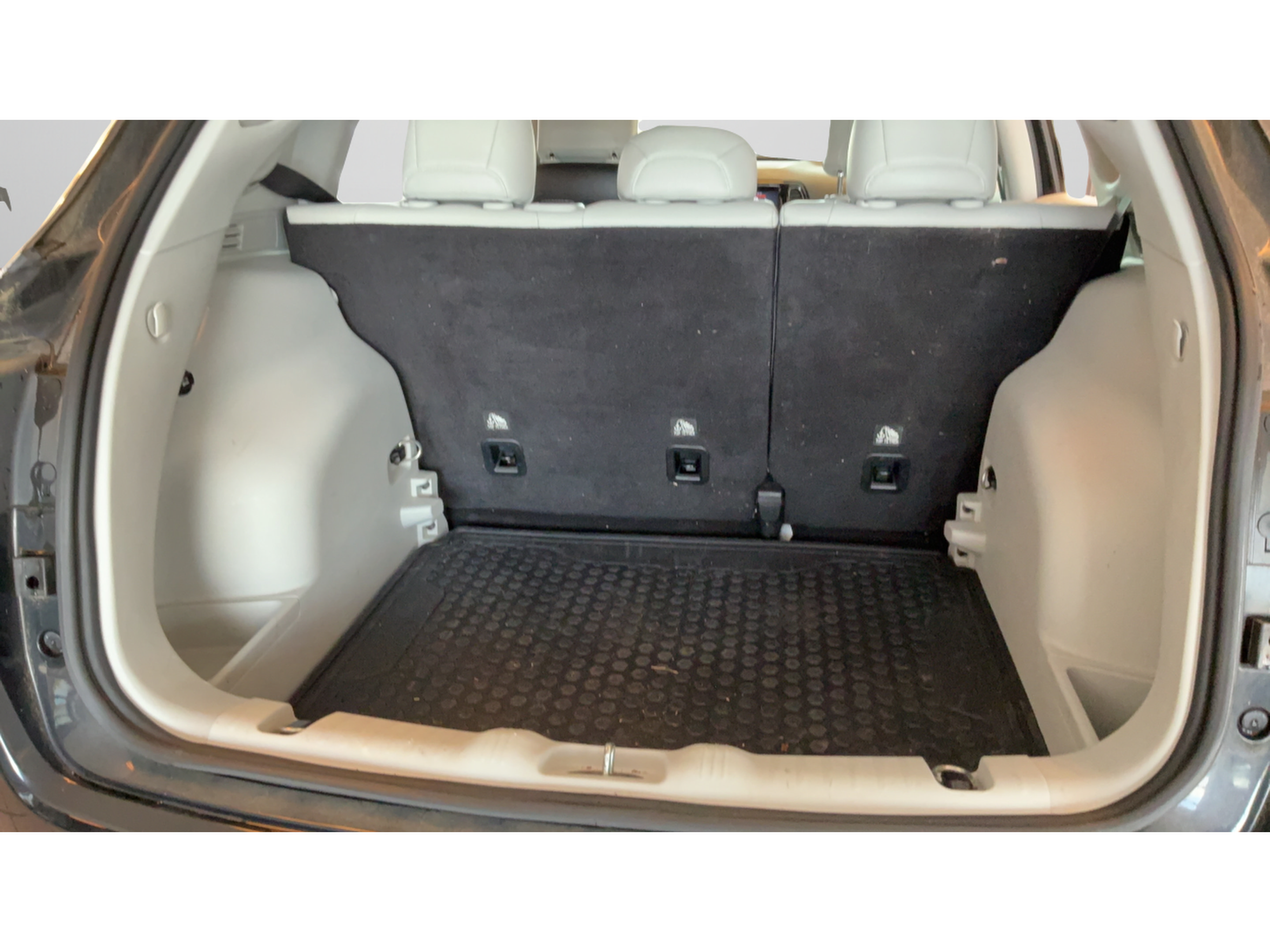 Used 2018 Jeep Compass Limited AWD/4WD image 32