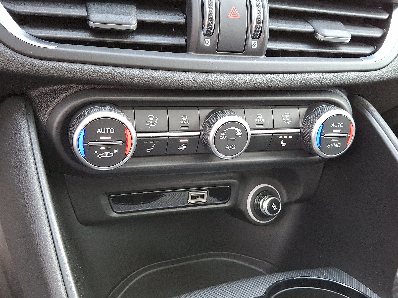 New 2025 Alfa Romeo Giulia AWD w/ Driving Assist Package image 12