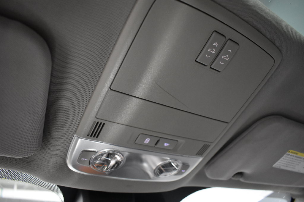 Used 2015 Chevrolet SS RWD image 31
