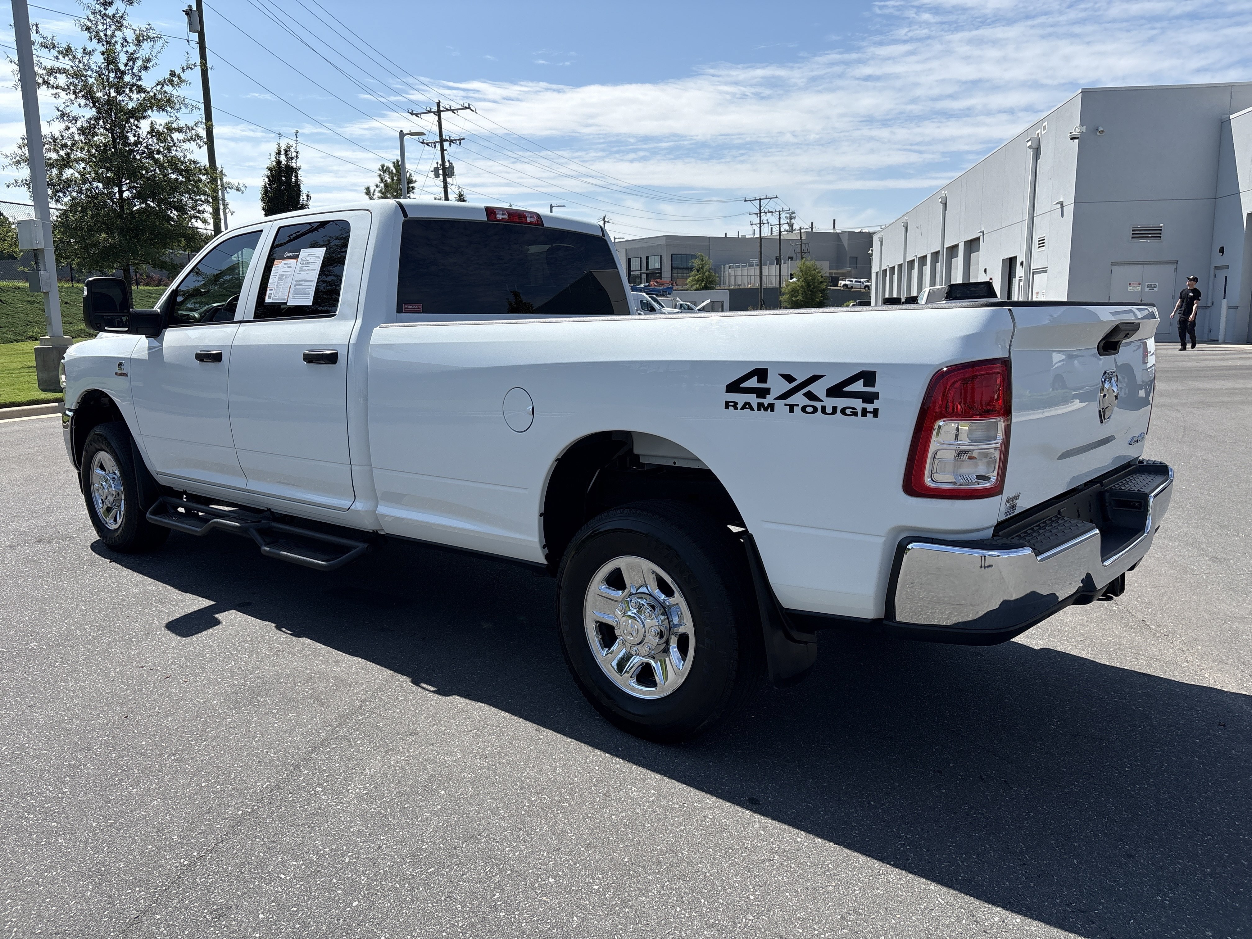 Used 2024 RAM 2500 Tradesman w/ Chrome Appearance Group AWD/4WD image 7