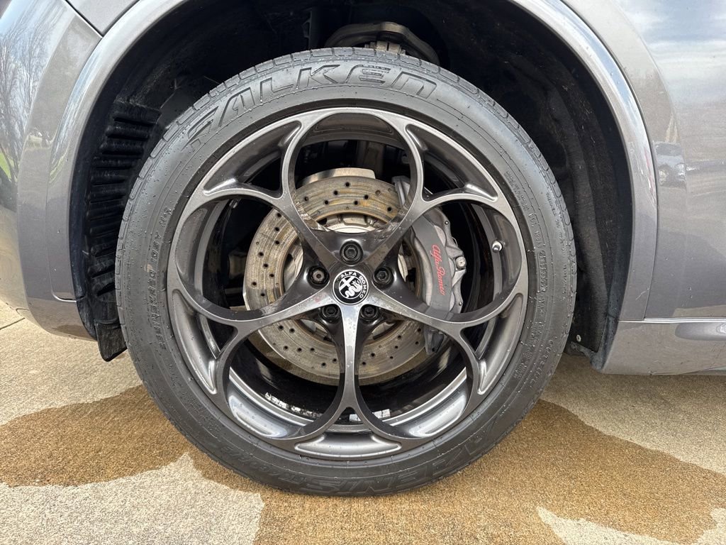 Used 2019 Alfa Romeo Stelvio Quadrifoglio w/ Driver Assist Dynamic Package image 26