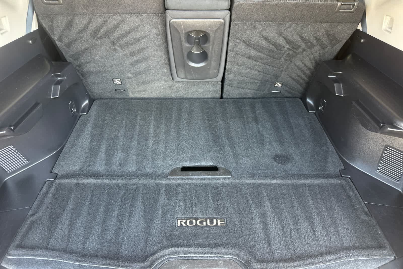 Used 2020 Nissan Rogue SV FWD image 15
