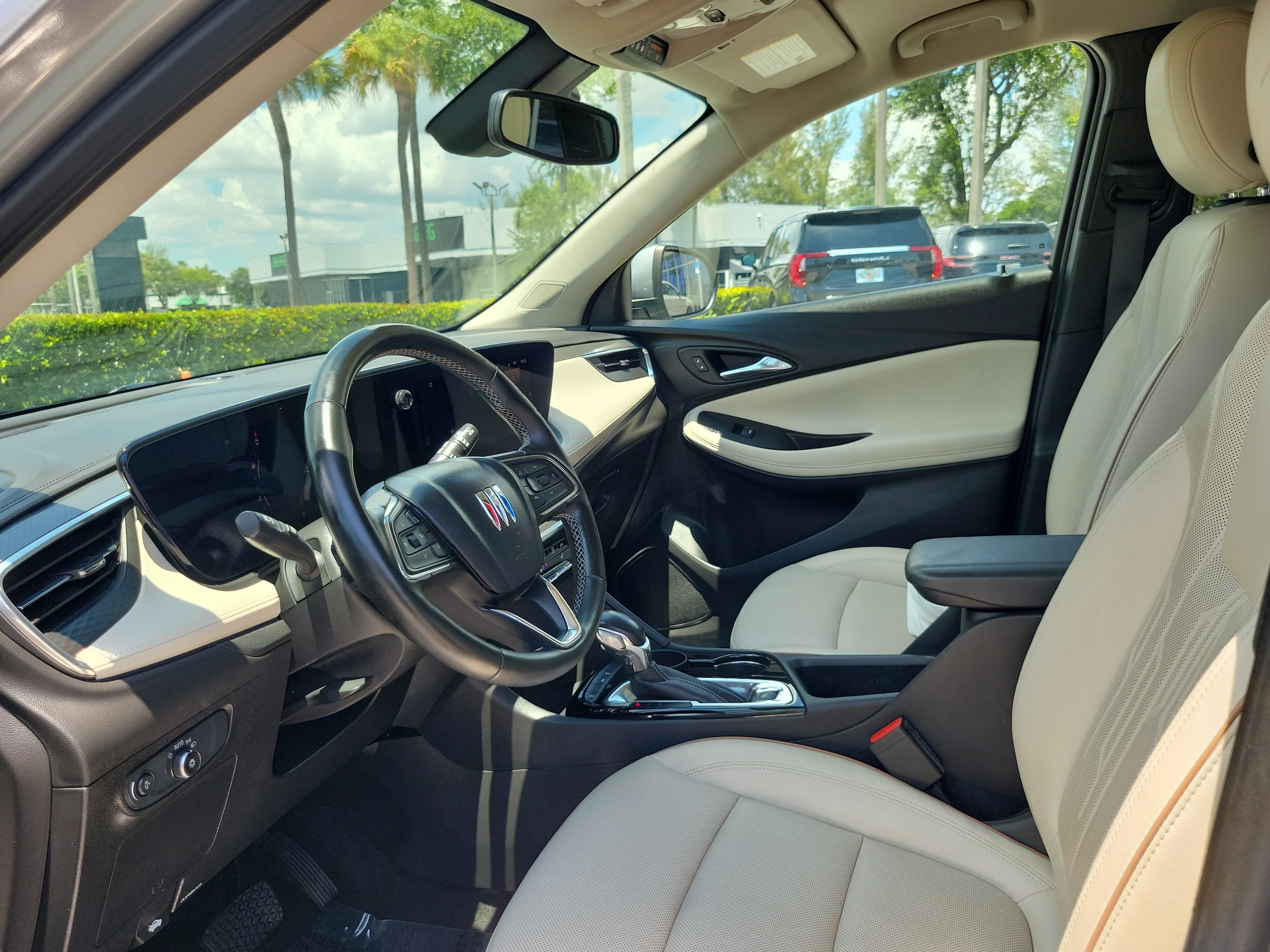 Used 2024 Buick Encore GX Avenir FWD image 11