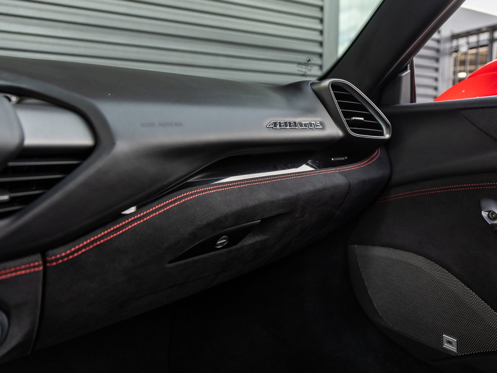 Used 2017 Ferrari 488 GTB RWD image 40