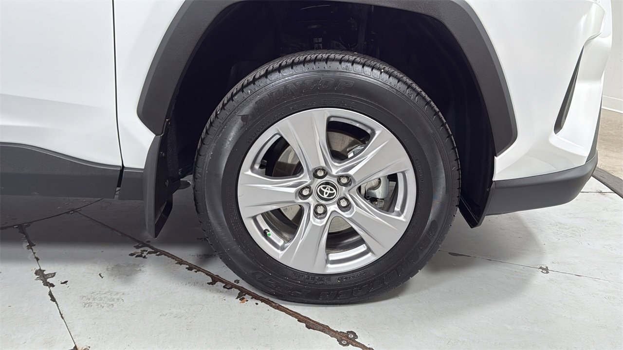 Used 2025 Toyota RAV4 XLE w/ Convenience Package image 21