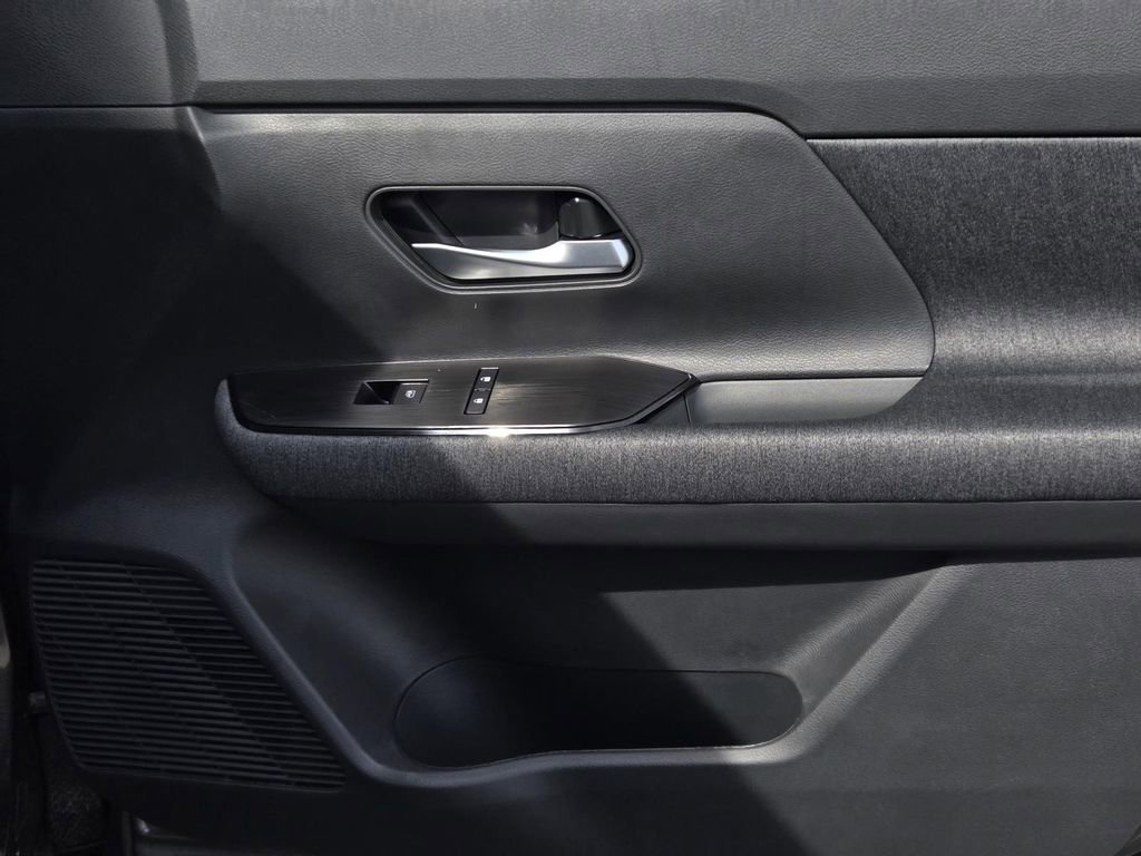 New 2026 Nissan Kicks SV w/ Charging Package image 8