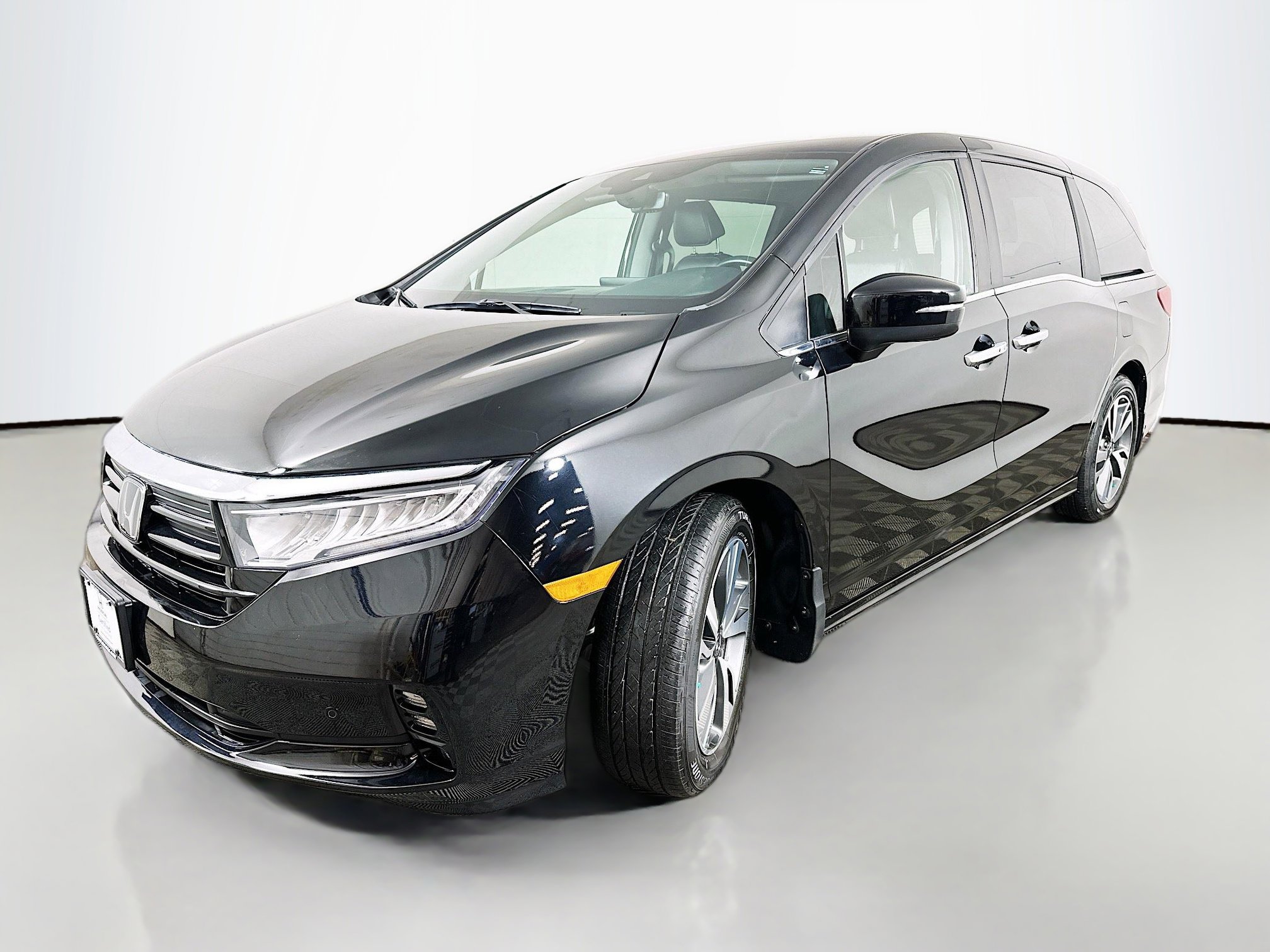 Used 2024 Honda Odyssey Touring image 3
