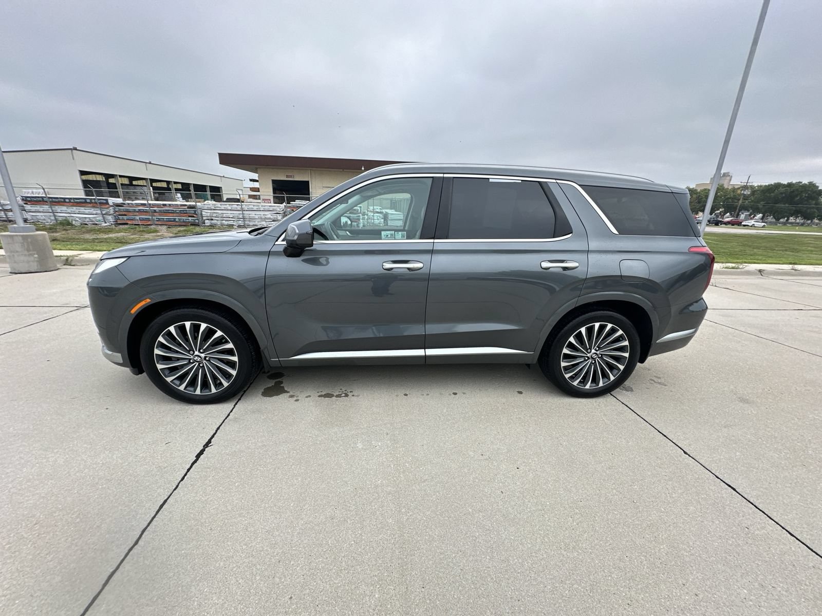 Used 2025 Hyundai Palisade Calligraphy AWD/4WD image 11