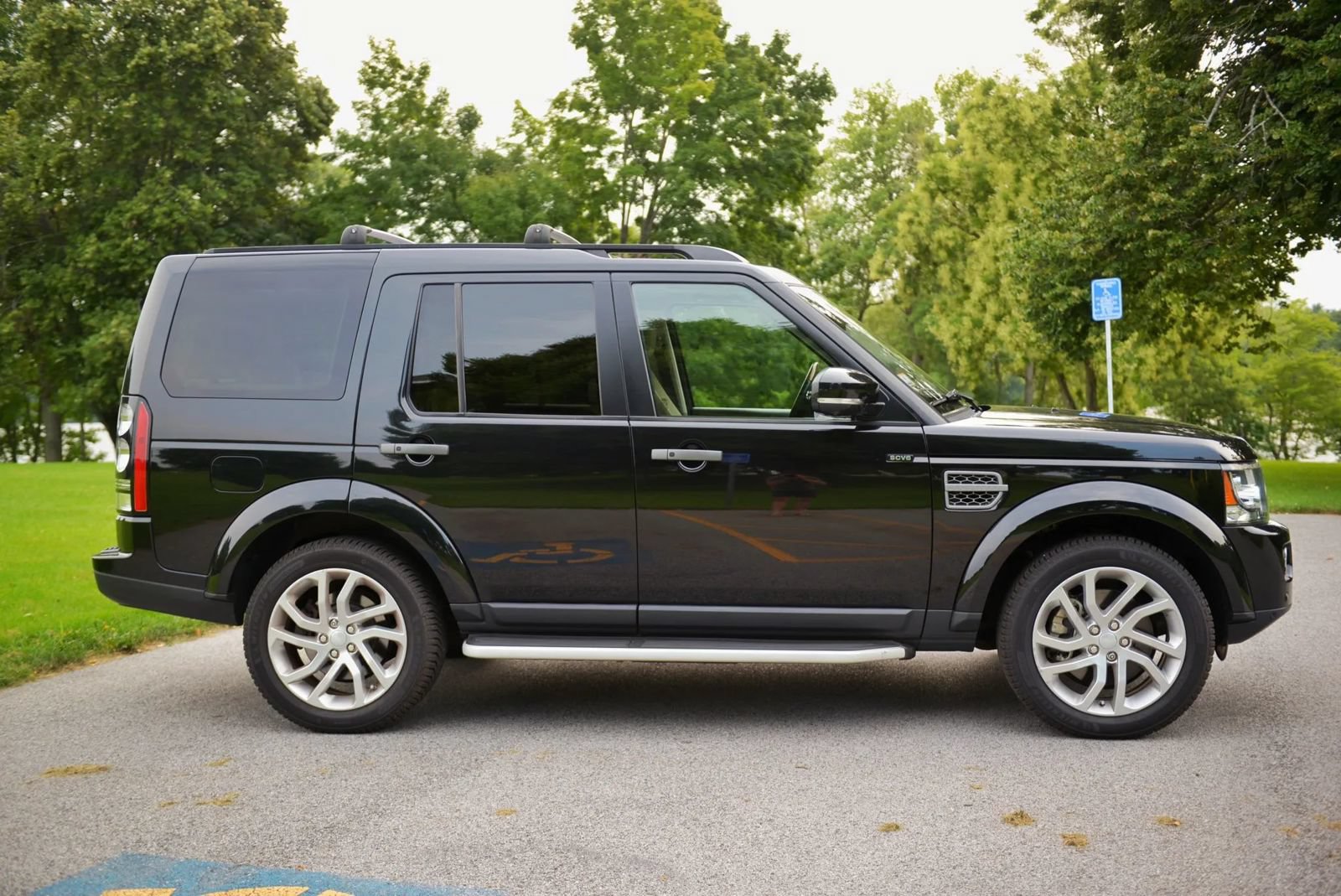 Used 2016 Land Rover LR4 HSE Silver Edition AWD/4WD image 19
