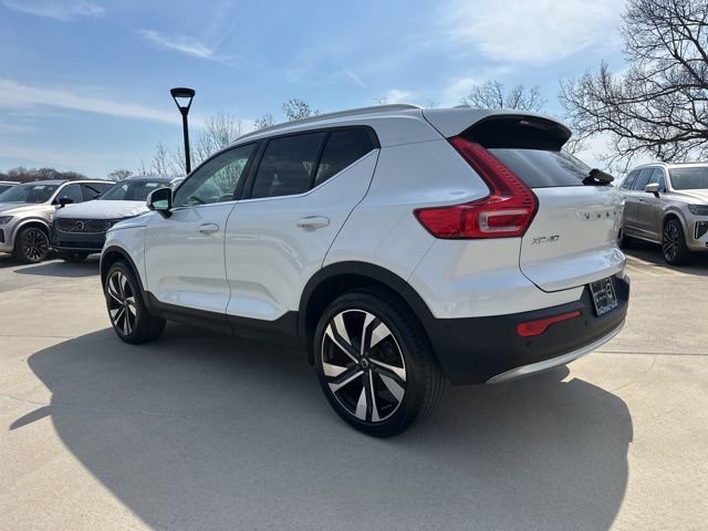 Certified 2023 Volvo XC40 B5 Plus w/ Climate Package image 6