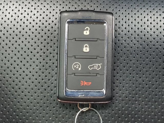 Used 2022 Jeep Grand Cherokee Overland w/ Adv Protech Group III AWD/4WD image 38