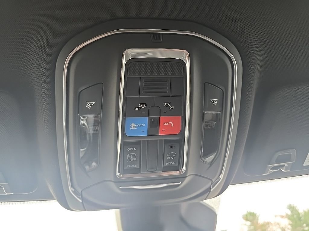 New 2025 Jeep Grand Cherokee Laredo X image 32