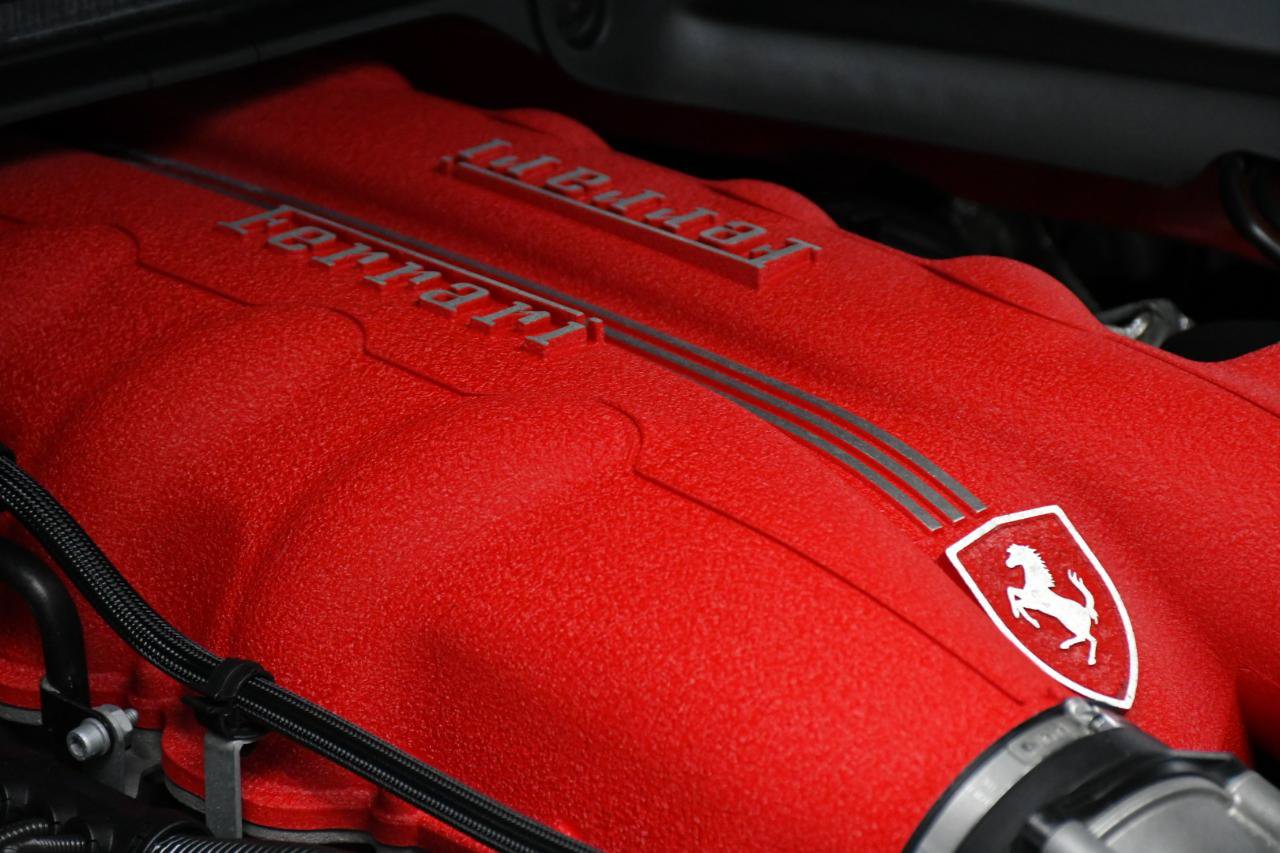 Used 2014 Ferrari California RWD image 19