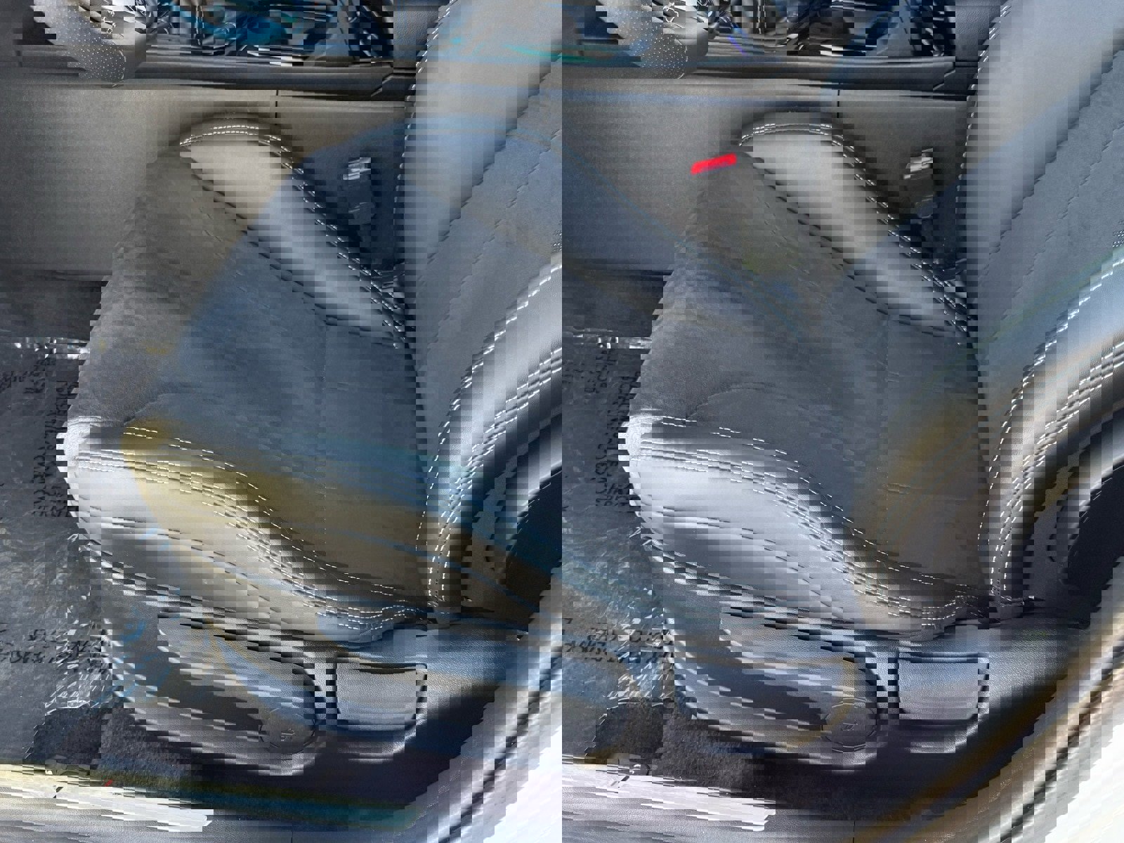 Used 2025 Hyundai Elantra N Base image 15