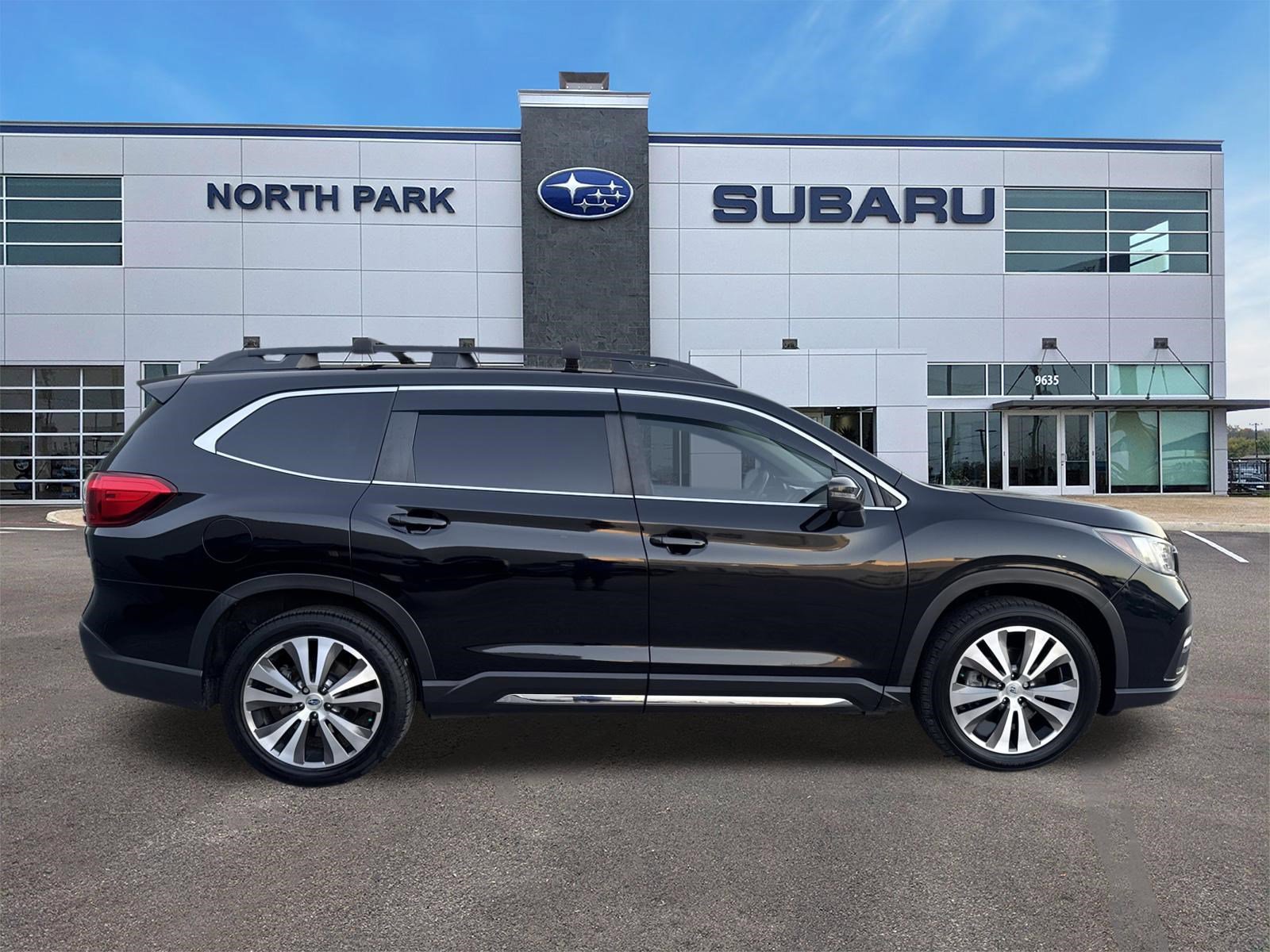 Used 2019 Subaru Ascent Limited image 2