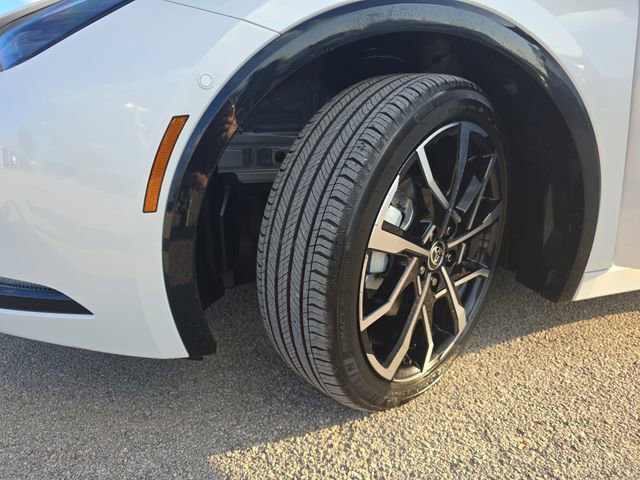 New 2026 Toyota Prius Plug-In Hybrid image 32