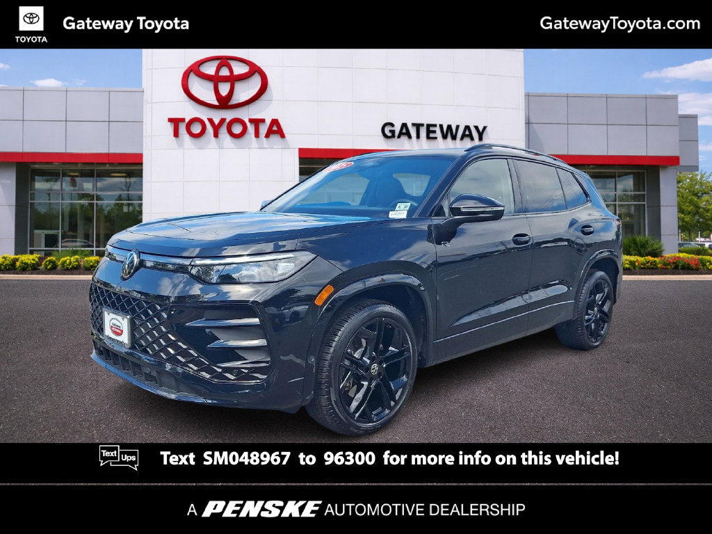Used 2025 Volkswagen Tiguan SE R-Line AWD/4WD image 1