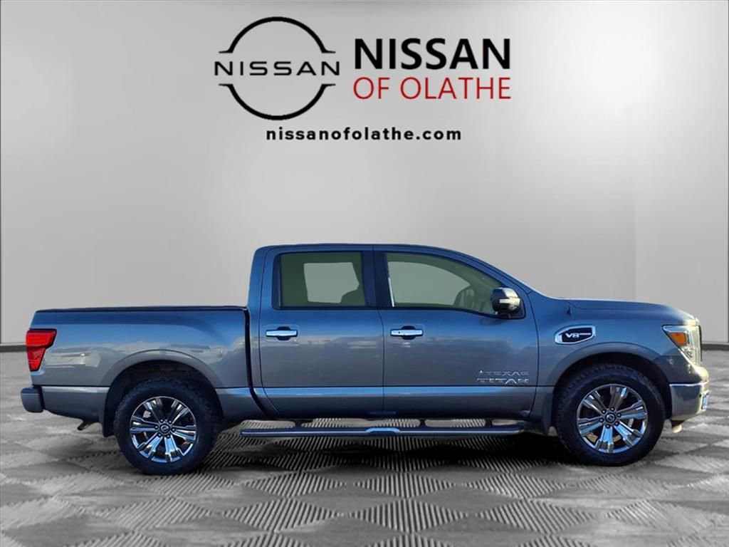 Used 2017 Nissan Titan SV image 28
