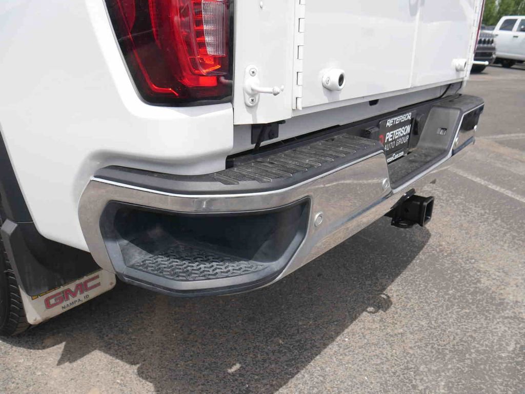 Used 2020 GMC Sierra 2500 SLT w/ Technology Package AWD/4WD image 9
