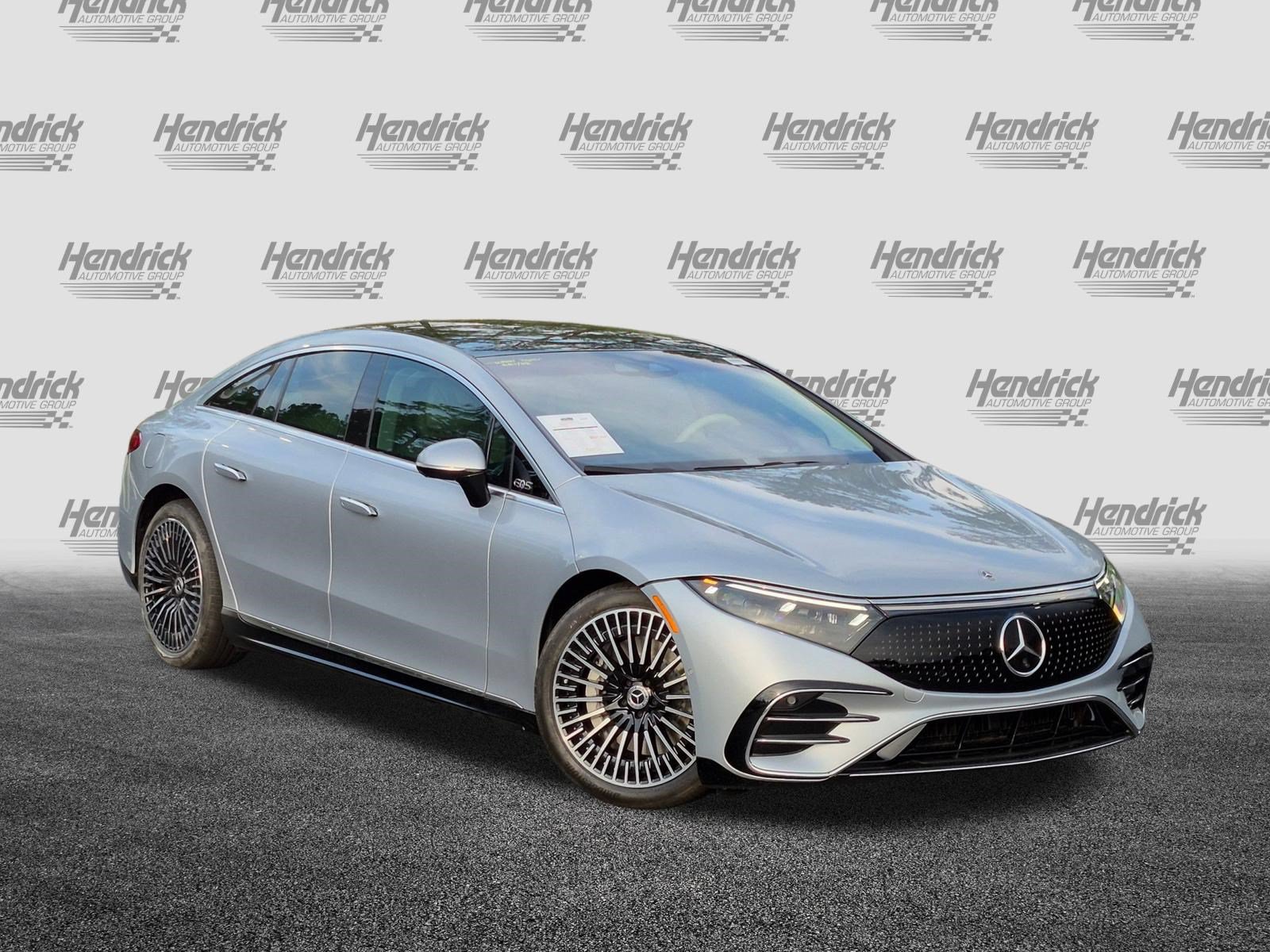 Used 2022 Mercedes-Benz EQS 580 4MATIC Sedan image 2