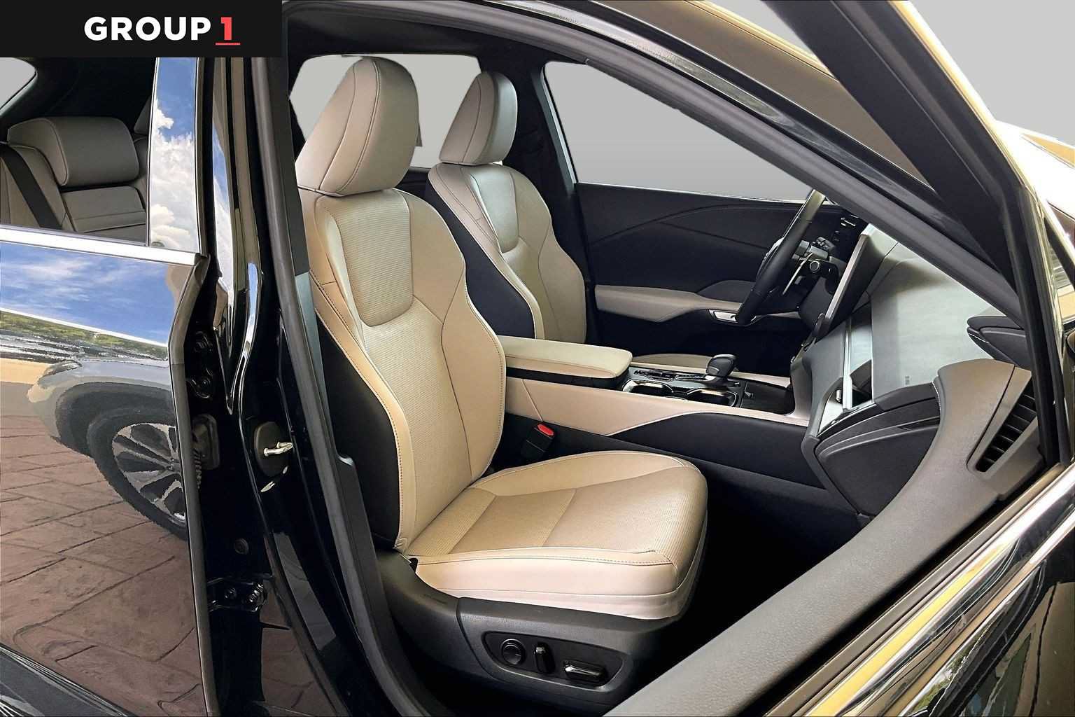 Certified 2024 Lexus RX 350 Premium Plus w/ Accessory Package (Z1) FWD image 8