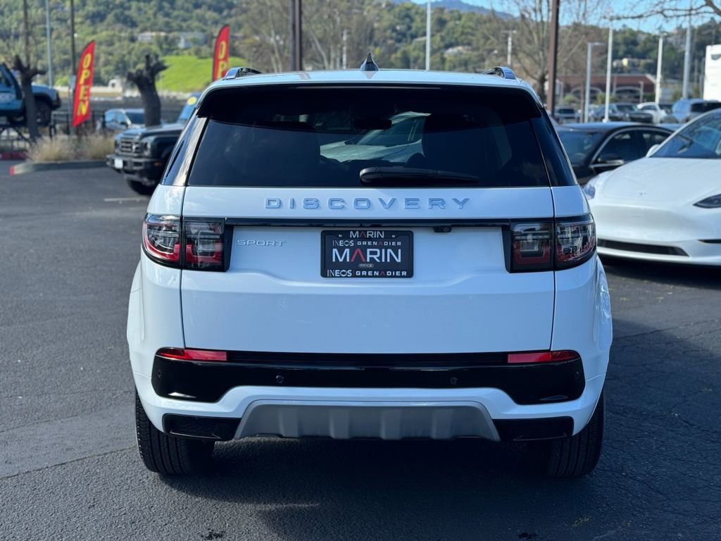Used 2024 Land Rover Discovery Sport S image 9