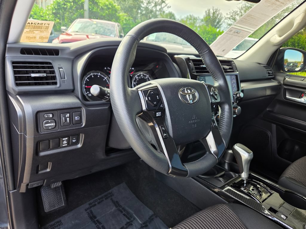 Used 2024 Toyota 4Runner TRD Off-Road AWD/4WD image 25