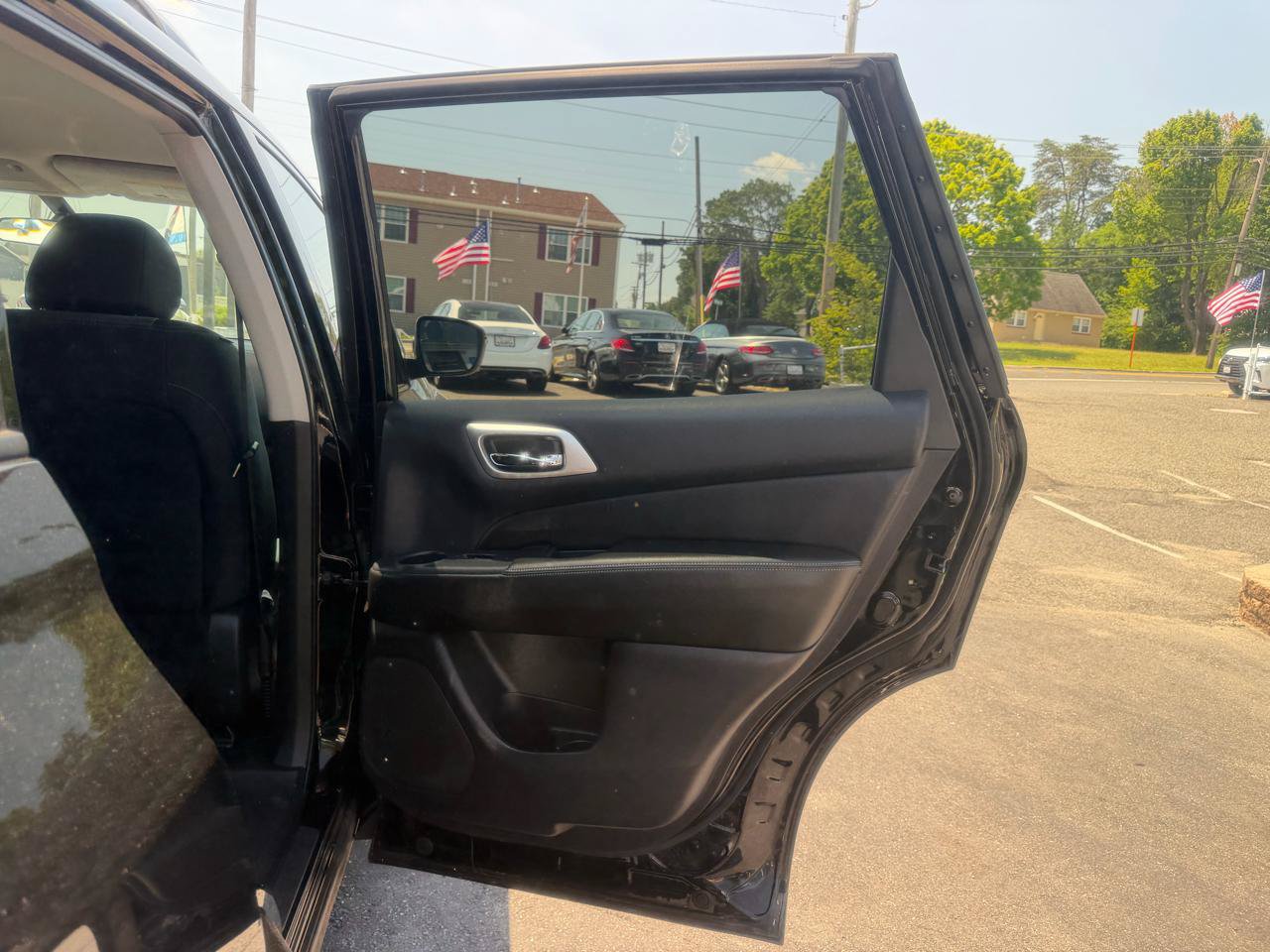 Used 2019 Nissan Pathfinder S AWD/4WD image 23