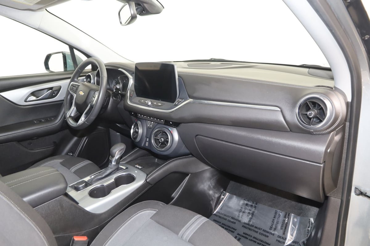 Used 2024 Chevrolet Blazer LT w/ Convenience Package FWD image 38