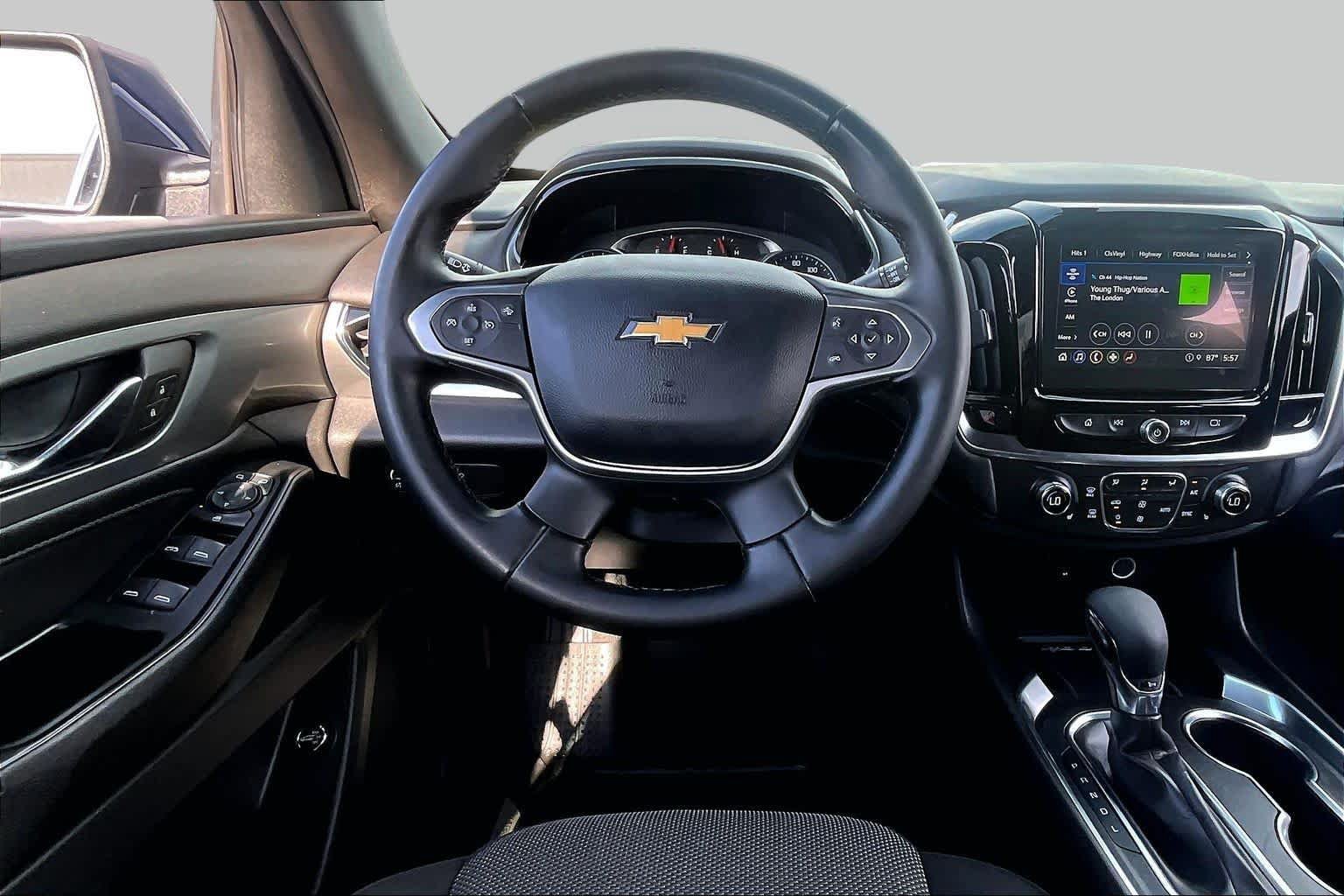 Used 2023 Chevrolet Traverse LT FWD image 6