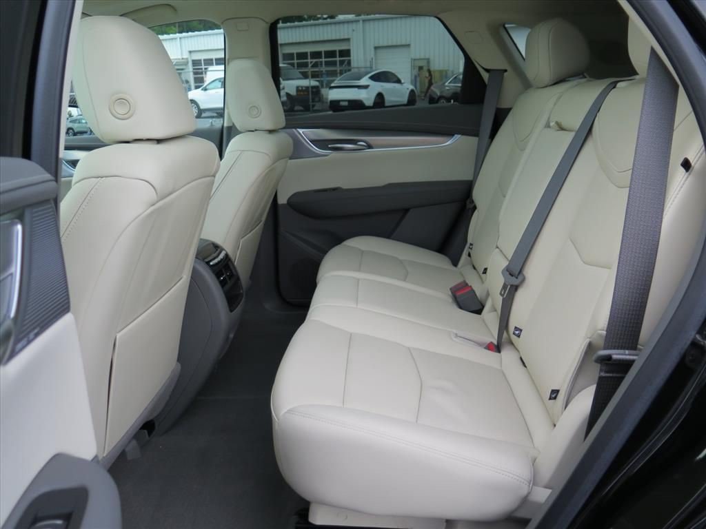 Certified 2024 Cadillac XT5 Premium Luxury w/ Technology Package FWD image 24